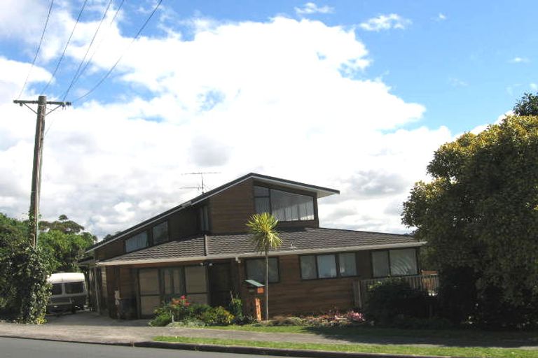 Photo of property in 852 Beach Road, Waiake, Auckland, 0630