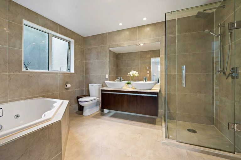 Photo of property in 52 Corricvale Way, Northcross, Auckland, 0630