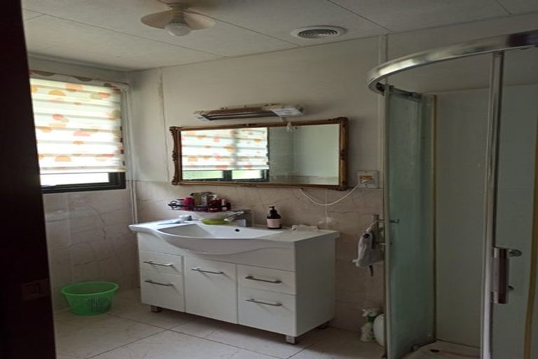 Photo of property in 1/43 Salamanca Road, Sunnynook, Auckland, 0620