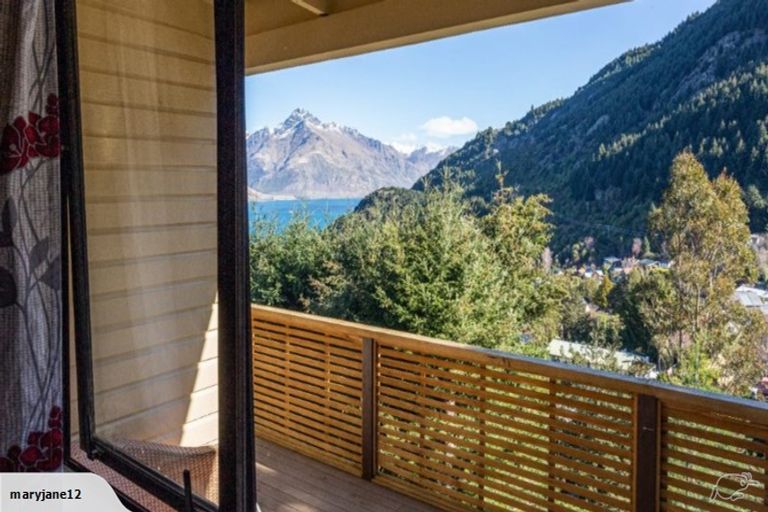 Photo of property in 26 Mackinnon Terrace, Sunshine Bay, Queenstown, 9300