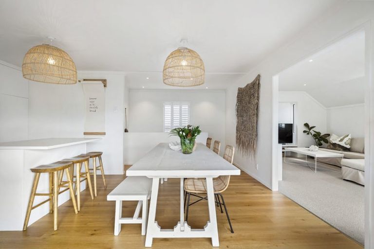 Photo of property in 2/10 Merani Street, Narrow Neck, Auckland, 0622