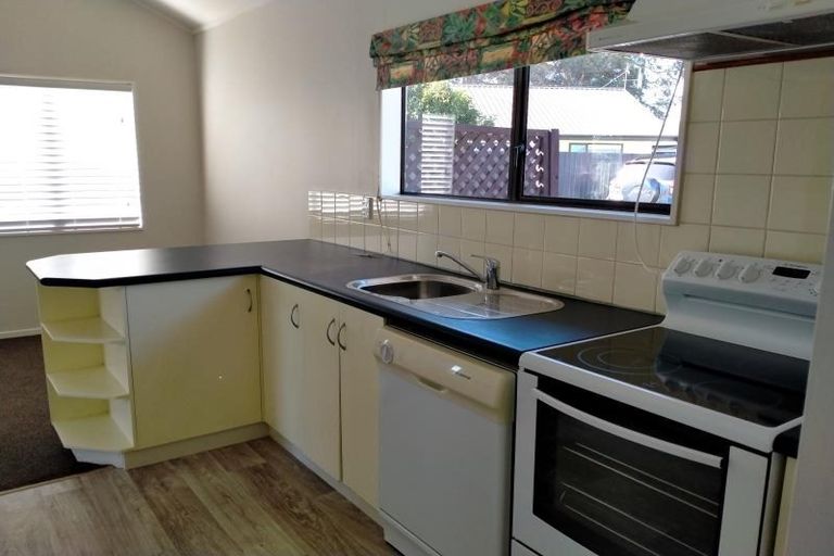 Photo of property in 2/12 Beveridge Place, Greenmeadows, Napier, 4112