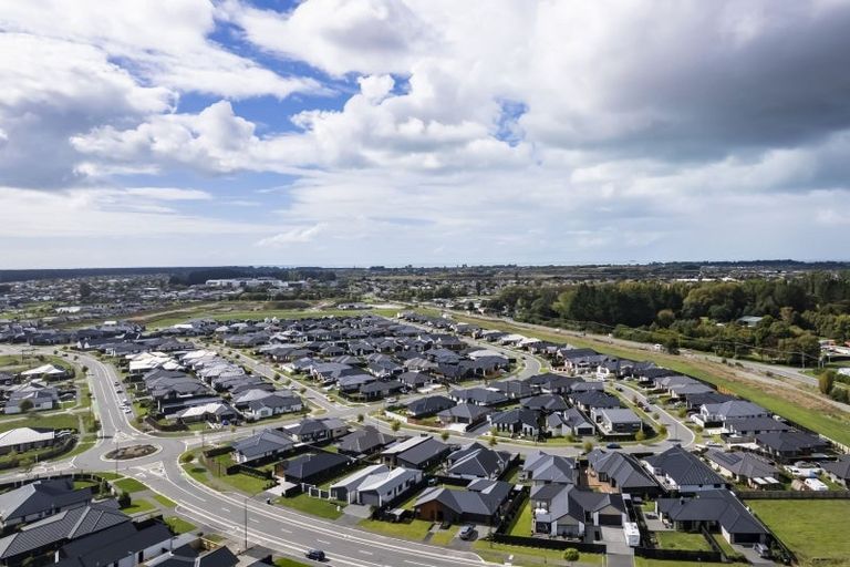 Photo of property in 117 Prestons Park Drive, Marshland, Christchurch, 8083