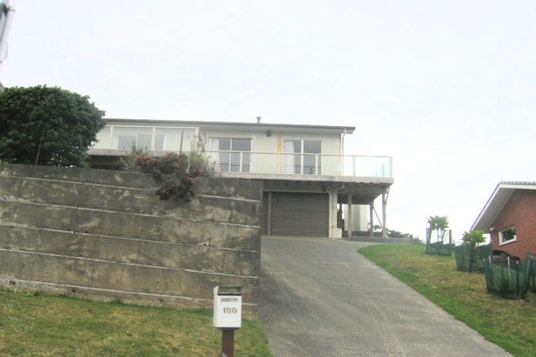 Photo of property in 100 Dowse Drive, Maungaraki, Lower Hutt, 5010