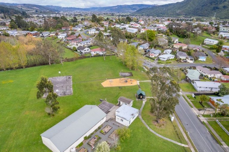 Photo of property in 63 Norana Road, Timberlea, Upper Hutt, 5018