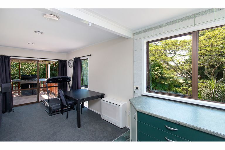 Photo of property in 22 Lina Place, Waiuku, 2123