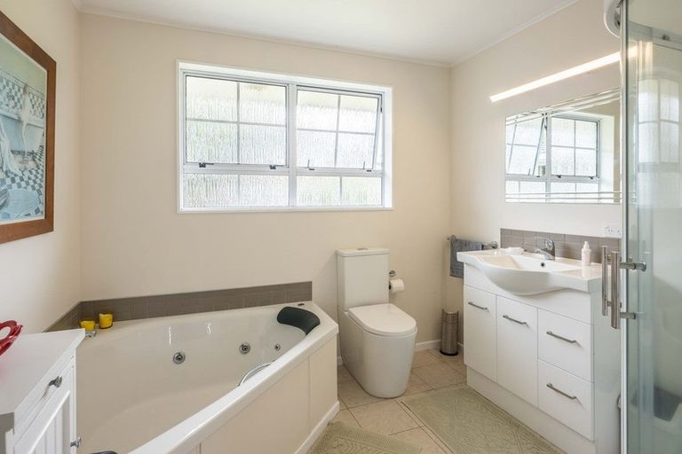 Photo of property in 22 Awanui Drive, Waikanae, 5036