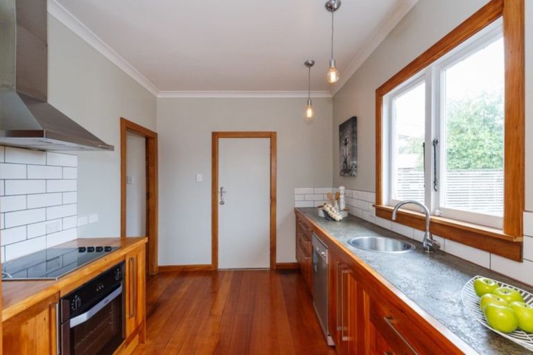 Photo of property in 30 Havill Street, Takaro, Palmerston North, 4410