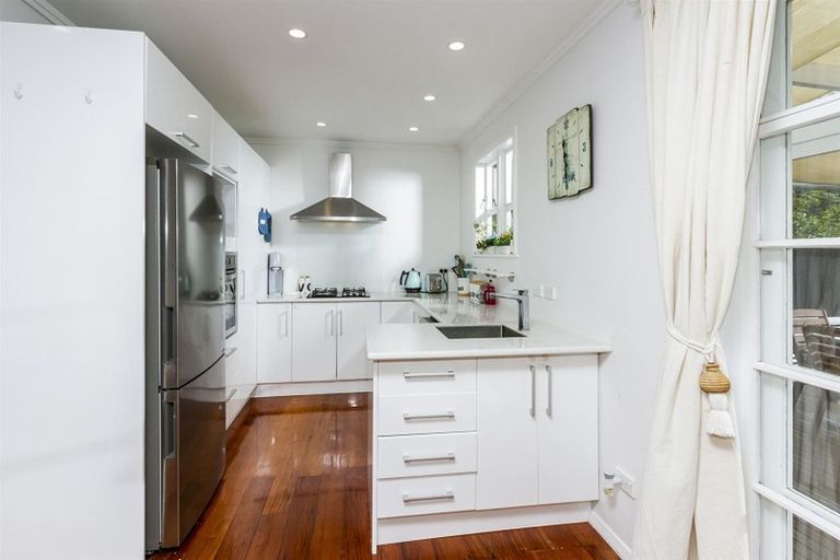 Photo of property in 202 Lake Road, Belmont, Auckland, 0622