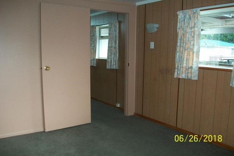 Photo of property in 40 Tomo Street, New Lynn, Auckland, 0600