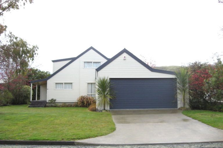 Photo of property in 16 Keitha Place, Kinloch, Taupo, 3377