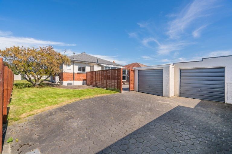 Photo of property in 27 Isadore Road, Saint Clair, Dunedin, 9012