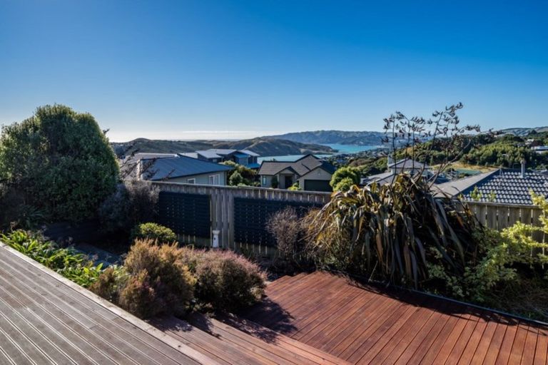 Photo of property in 14 Aoraki Rise, Aotea, Porirua, 5024