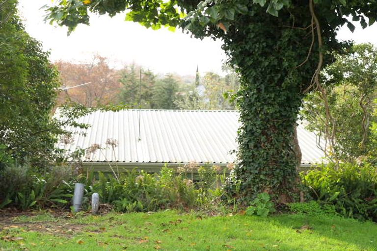 Photo of property in 59 Evelyn Road, Cockle Bay, Auckland, 2014