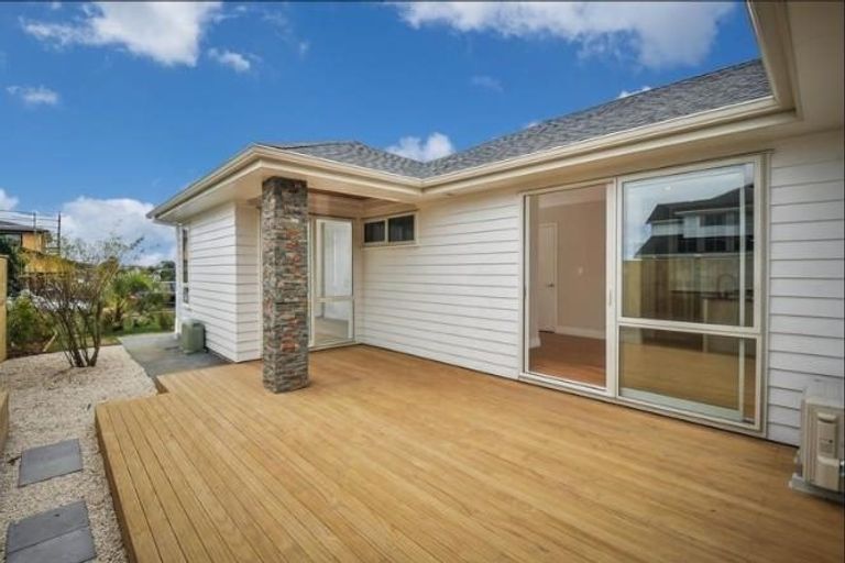 Photo of property in 27 Caldera Drive, Long Bay, Auckland, 0630