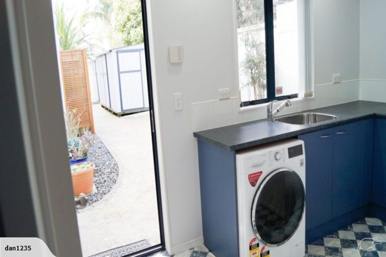 Photo of property in 1b Estuary Views, Shelly Park, Auckland, 2014