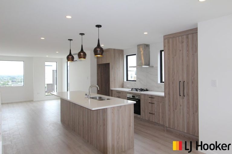 Photo of property in 20a Crestview Rise, Papakura, 2110