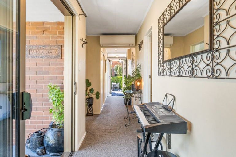 Photo of property in 2 Kent Place, Mosgiel, 9024