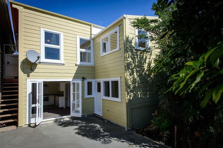 Photo of property in 12 Gordon Street, Newtown, Wellington, 6021