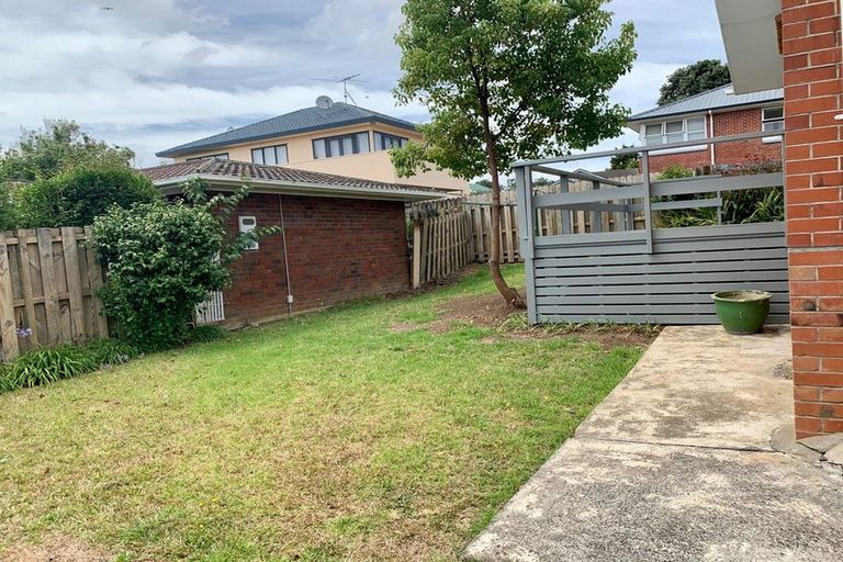 Photo of property in 1/5b Mcintyre Road, Mangere Bridge, Auckland, 2022