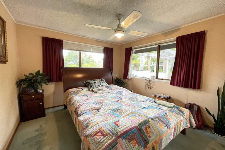 Photo of property in 32 Regency Place, Sunnynook, Auckland, 0632