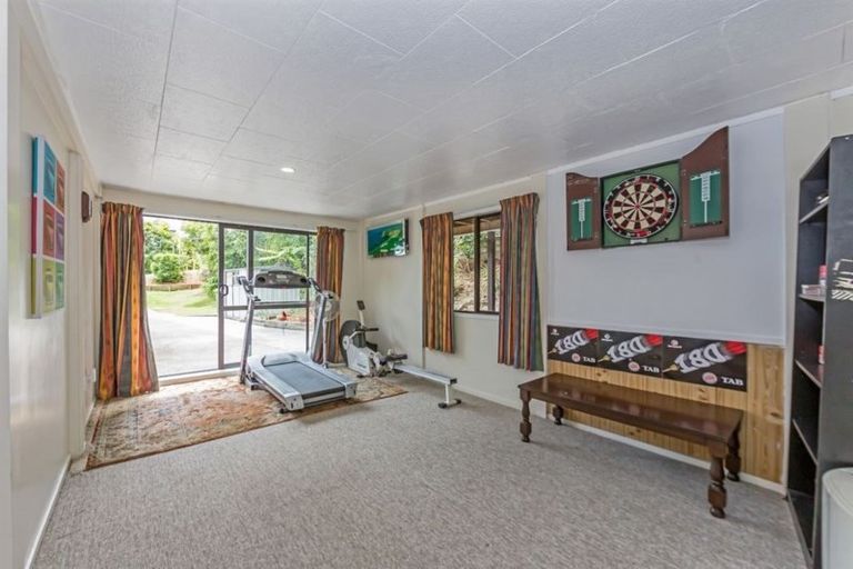 Photo of property in 25 Waiora Road, Stanmore Bay, Whangaparaoa, 0932