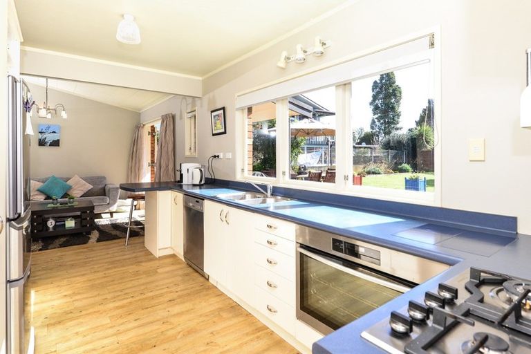 Photo of property in 15 Mclaren Place, Chedworth, Hamilton, 3210