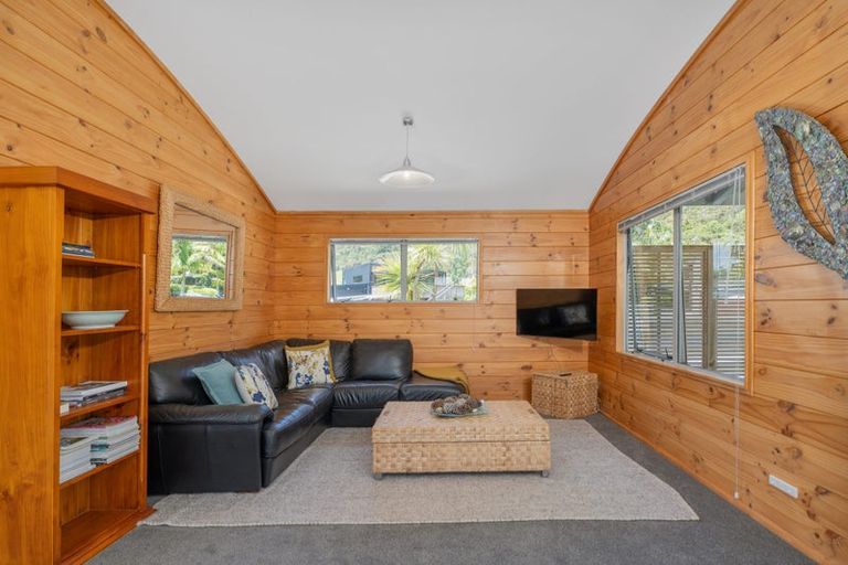 Photo of property in 21 Homestead Lane, Cooks Beach, Whitianga, 3591