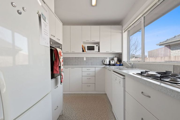 Photo of property in 93 Farquhars Road, Redwood, Christchurch, 8051