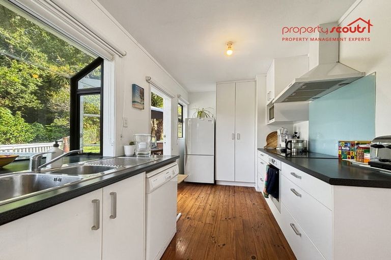 Photo of property in 80 Braemar Road, Castor Bay, Auckland, 0620