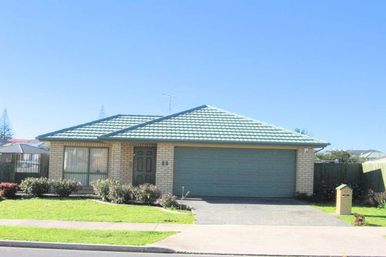 Photo of property in 62 Castlefinn Drive, Weymouth, Auckland, 2103