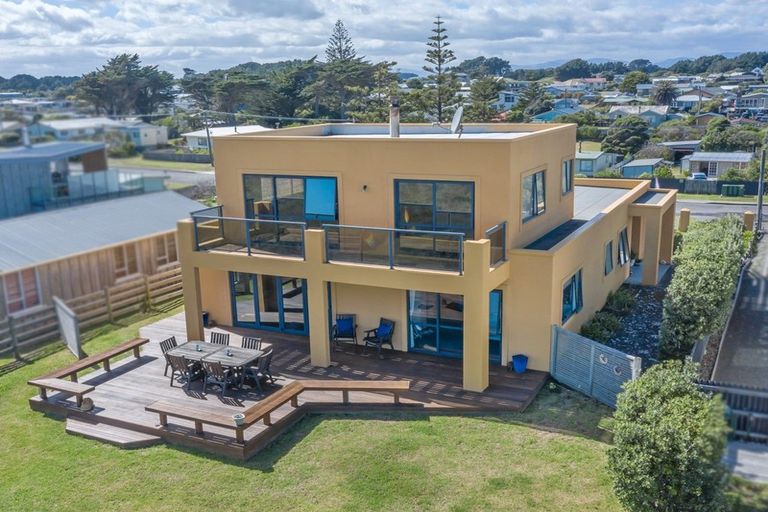 Photo of property in 53 Rua Avenue, Waitarere Beach, Levin, 5510