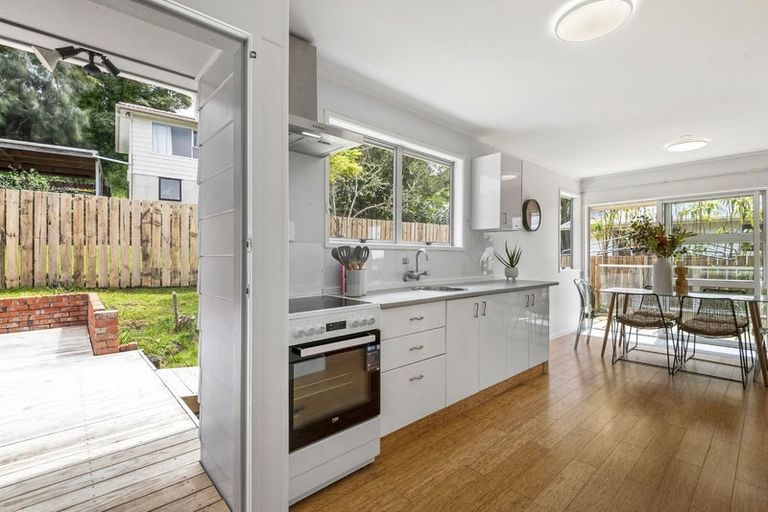 Photo of property in 16 Jayne Place, Torbay, Auckland, 0630