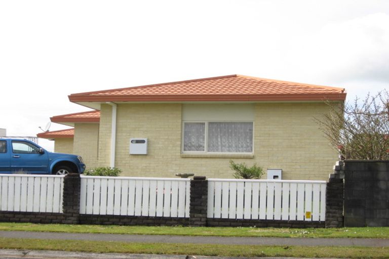 Photo of property in 9 Towai Street, Inglewood, 4330