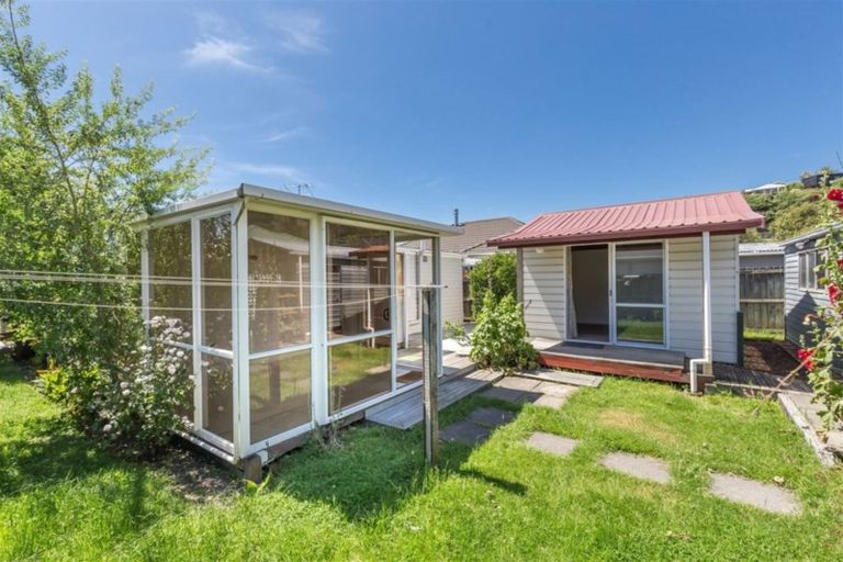 Photo of property in 44 Taupata Street, Redcliffs, Christchurch, 8081