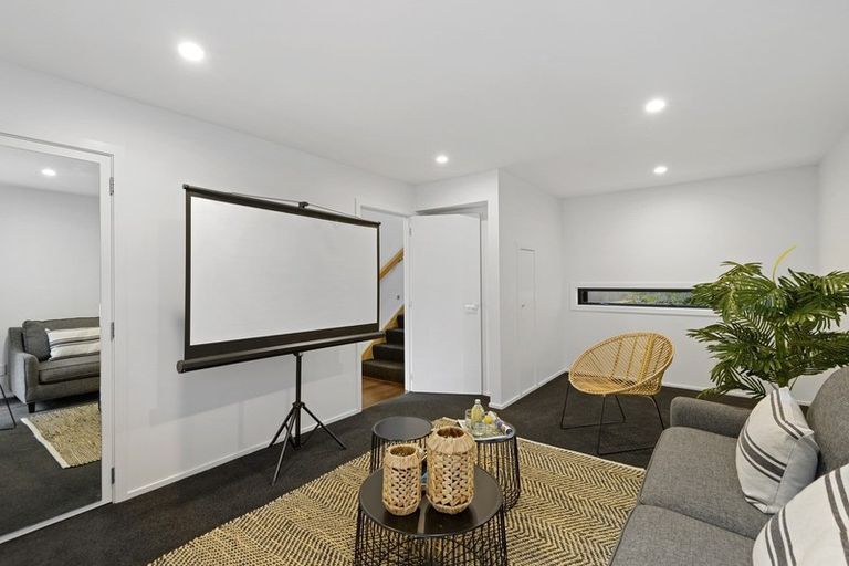 Photo of property in 6 Craigieburn Lane, Mount Pleasant, Christchurch, 8081