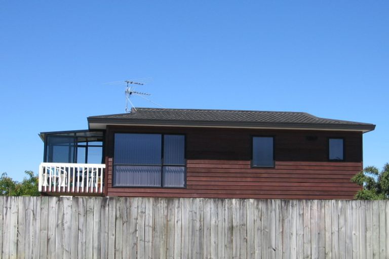 Photo of property in 1/188 Onewa Road, Birkenhead, Auckland, 0626