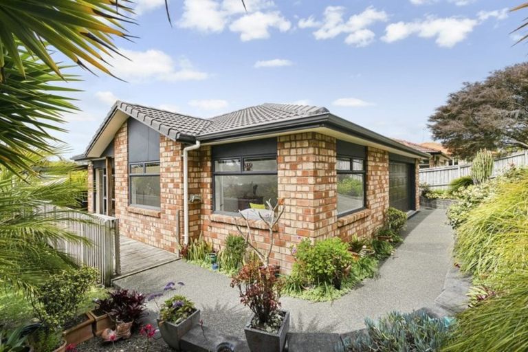Photo of property in 31 Elan Place, Stanmore Bay, Whangaparaoa, 0932