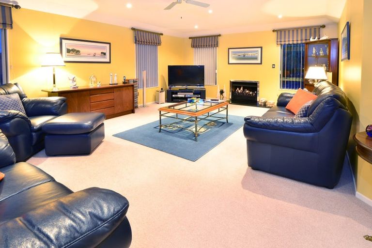 Photo of property in 60 Voyager Drive, Gulf Harbour, Whangaparaoa, 0930