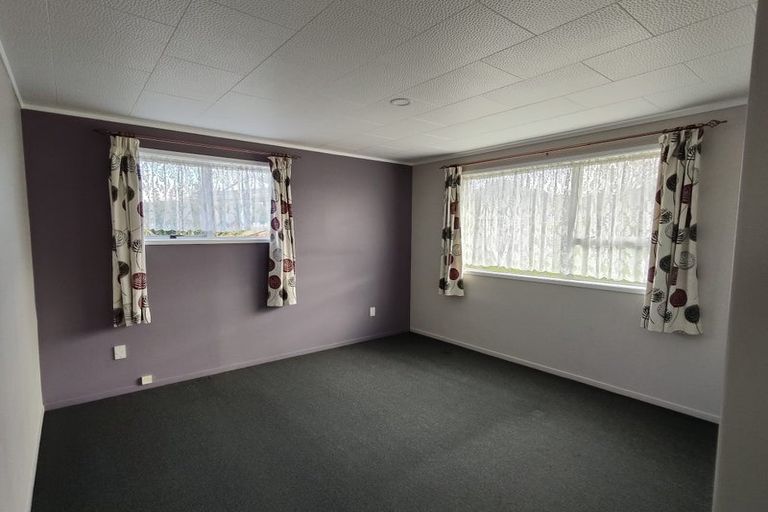 Photo of property in 20 Foyle Place, Glendene, Auckland, 0602