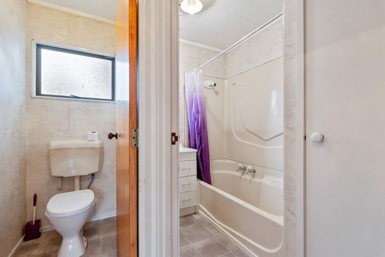 Photo of property in 130 Paramount Parade, Tikipunga, Whangarei, 0112