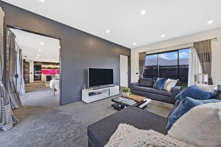 Photo of property in 2 Josephine Crescent, Aidanfield, Christchurch, 8025