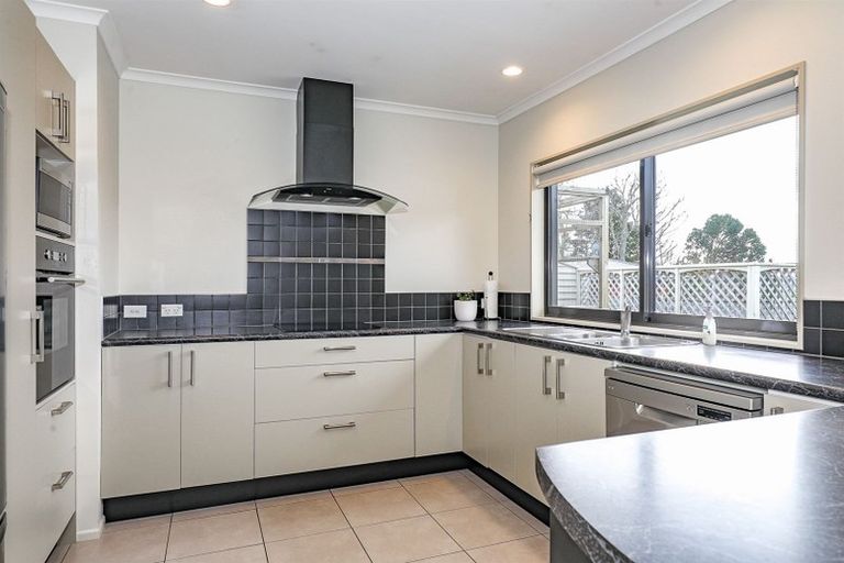 Photo of property in 51 Youngs Road, Papakura, 2110
