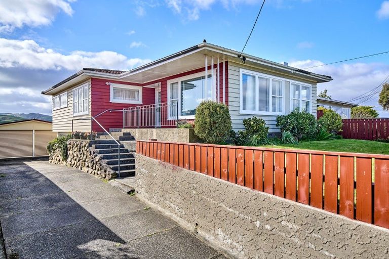 Photo of property in 10 Walker Avenue, Paremata, Porirua, 5026