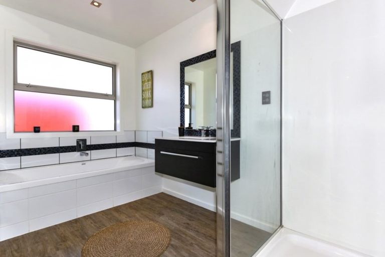 Photo of property in 10 Landsborough Drive, Darfield, 7571