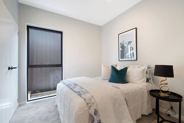 Photo of property in 22 Paretao Street, Massey, 0614