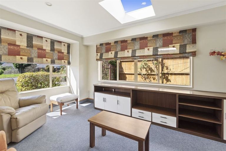 Photo of property in 17 Claremont Rise, Levin, 5510