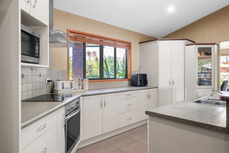 Photo of property in 24 Nielsen Gardens, Rototuna, Hamilton, 3210