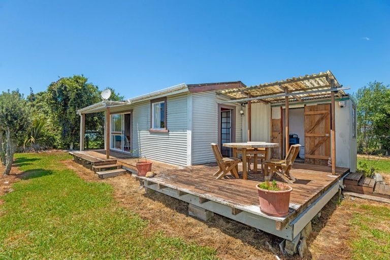 Photo of property in 6 Hale Street, Tolaga Bay, 4077