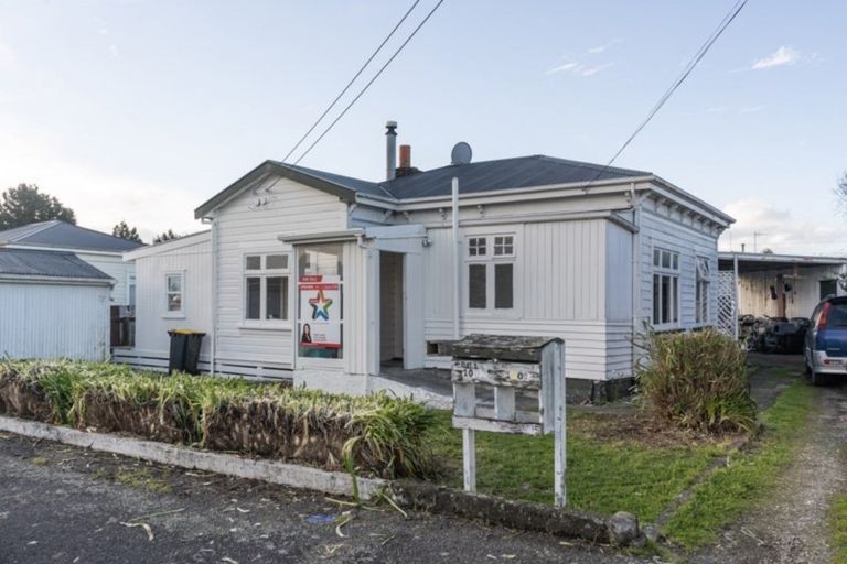 Photo of property in 100 Pembroke Street, Carterton, 5713